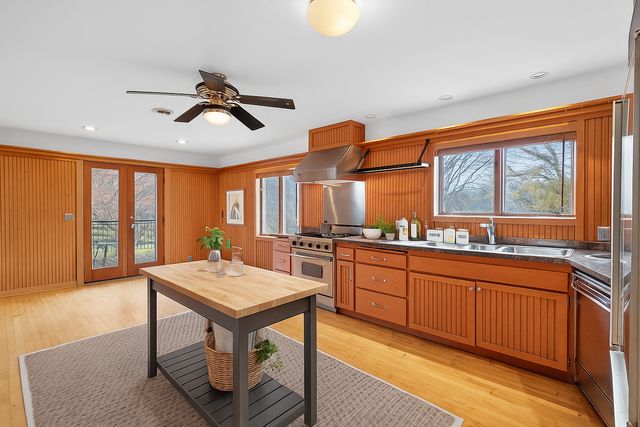 22521 Ironwood Road, Lakeville, MN 55044