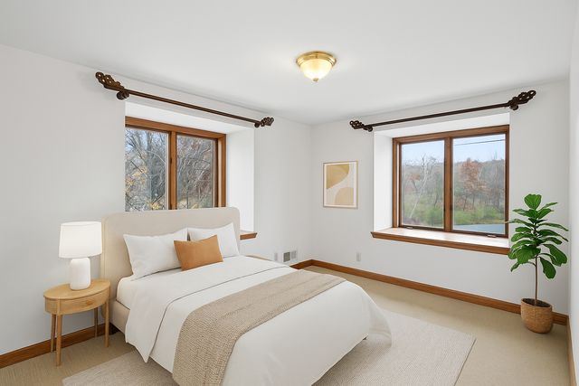 22521 Ironwood Road, Lakeville, MN 55044