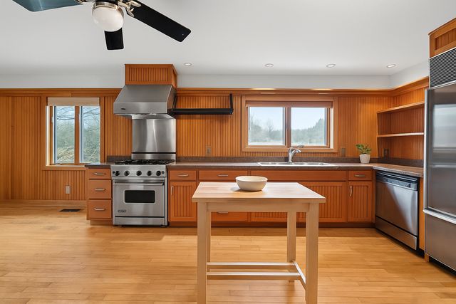 22521 Ironwood Road, Lakeville, MN 55044