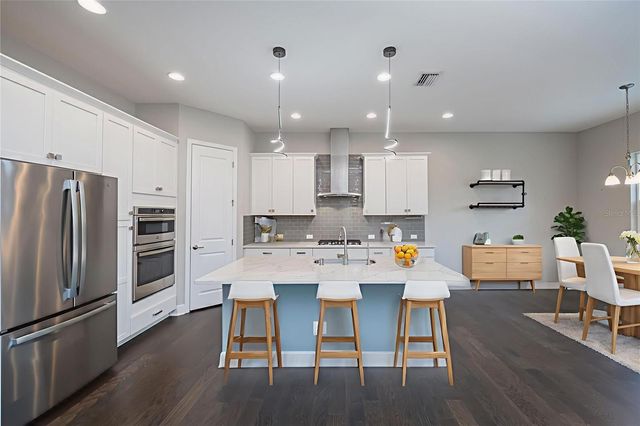 6137 LUNGO LAGO DRIVE, Sarasota, FL 34241