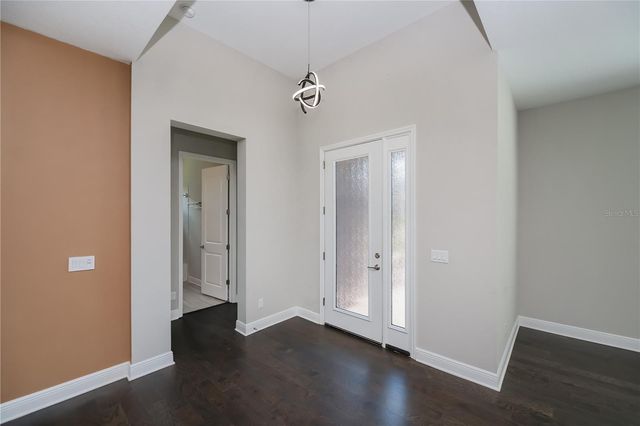 6137 LUNGO LAGO DRIVE, Sarasota, FL 34241