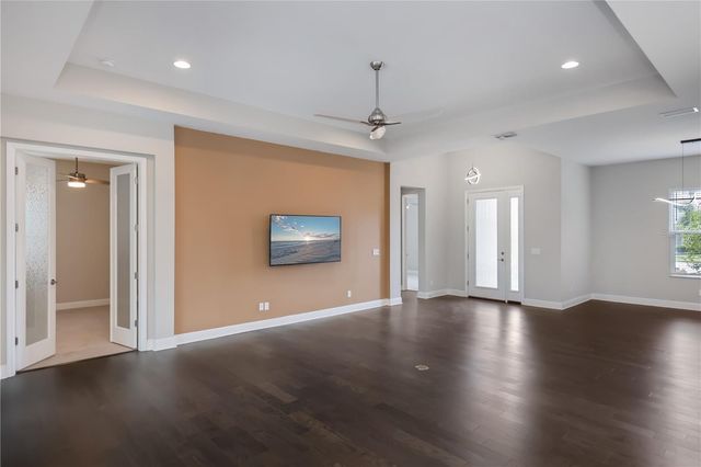 6137 LUNGO LAGO DRIVE, Sarasota, FL 34241