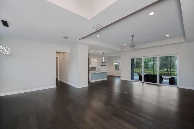 6137 LUNGO LAGO DRIVE, Sarasota, FL 34241