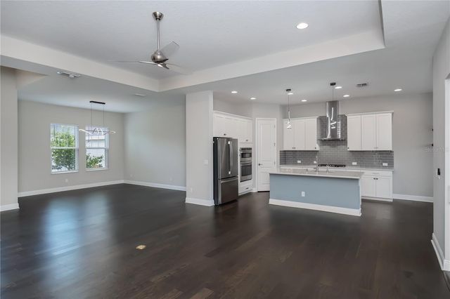 6137 LUNGO LAGO DRIVE, Sarasota, FL 34241