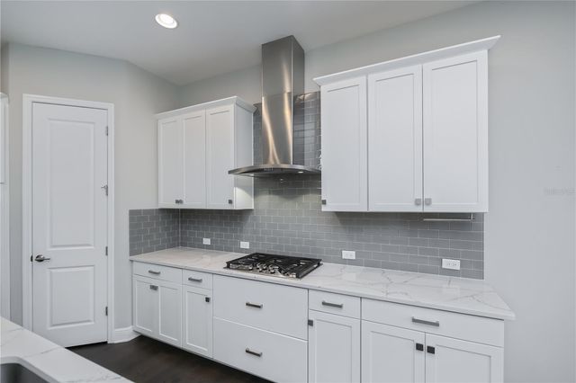 6137 LUNGO LAGO DRIVE, Sarasota, FL 34241