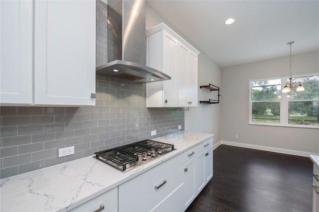 6137 LUNGO LAGO DRIVE, Sarasota, FL 34241