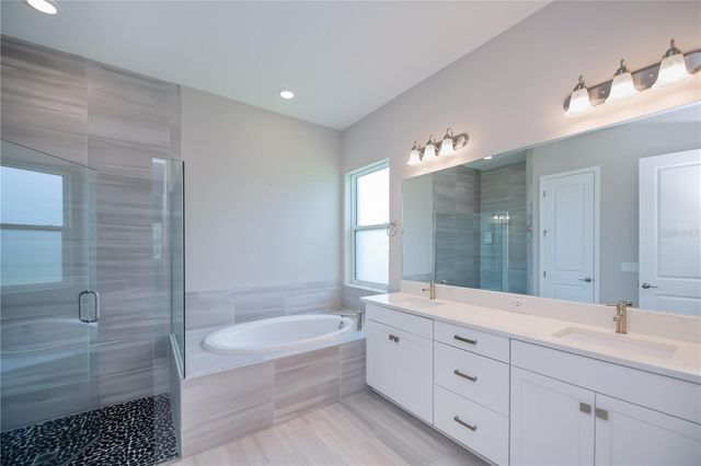 6137 LUNGO LAGO DRIVE, Sarasota, FL 34241