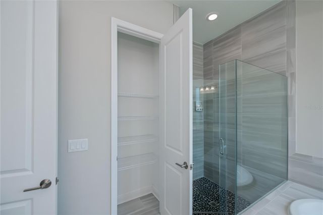 6137 LUNGO LAGO DRIVE, Sarasota, FL 34241