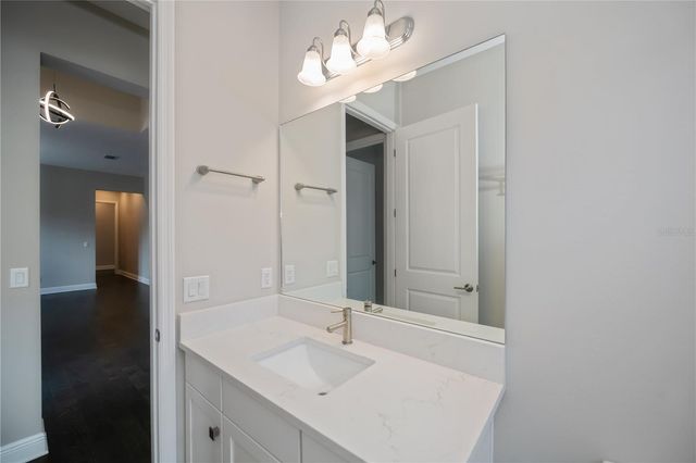 6137 LUNGO LAGO DRIVE, Sarasota, FL 34241