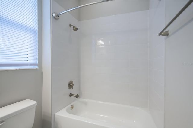 6137 LUNGO LAGO DRIVE, Sarasota, FL 34241