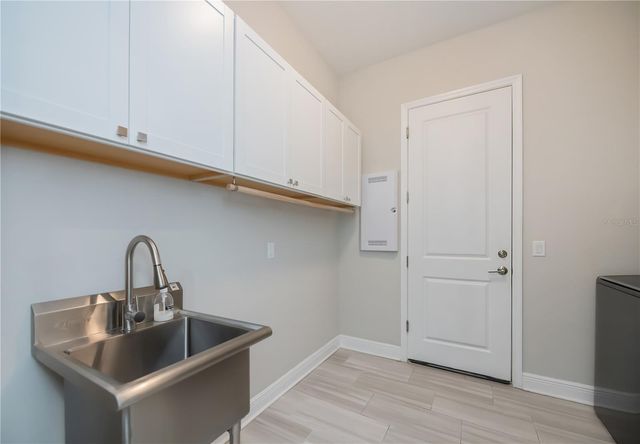 6137 LUNGO LAGO DRIVE, Sarasota, FL 34241