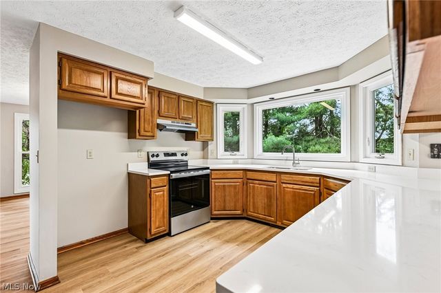 941 Karla Drive, Clinton, OH 44216
