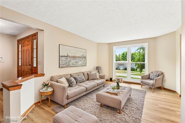 941 Karla Drive, Clinton, OH 44216
