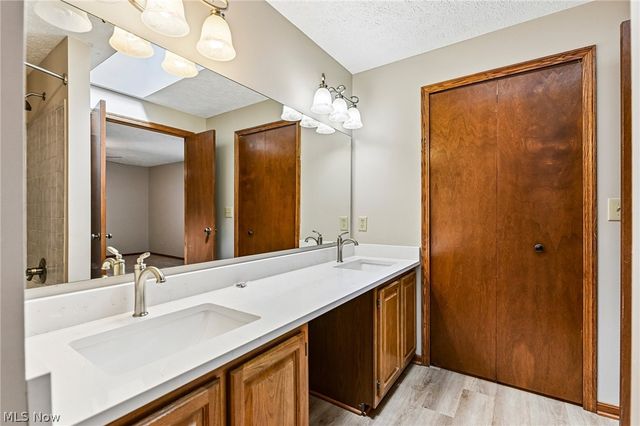 941 Karla Drive, Clinton, OH 44216