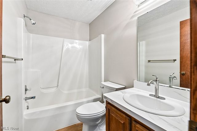 941 Karla Drive, Clinton, OH 44216