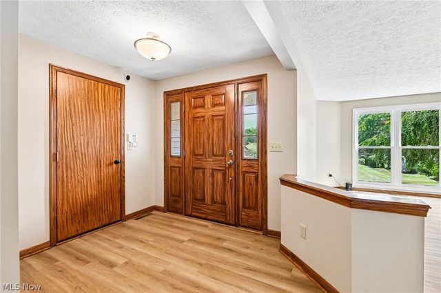 941 Karla Drive, Clinton, OH 44216