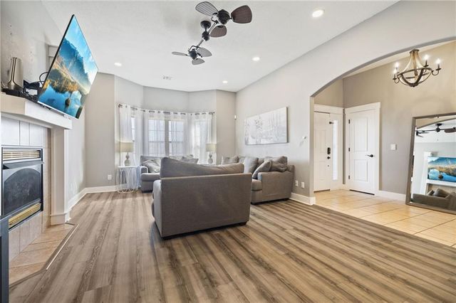 1406 Latisha Lane, Siloam Springs, AR 72761