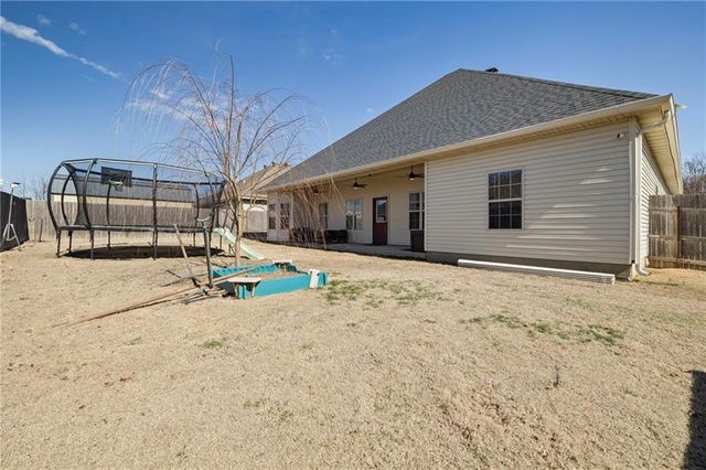 1406 Latisha Lane, Siloam Springs, AR 72761