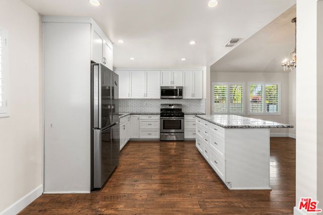 9200 Wystone Avenue, Northridge (los Angeles), CA 91324