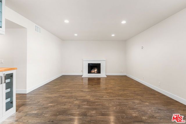 9200 Wystone Avenue, Northridge (los Angeles), CA 91324