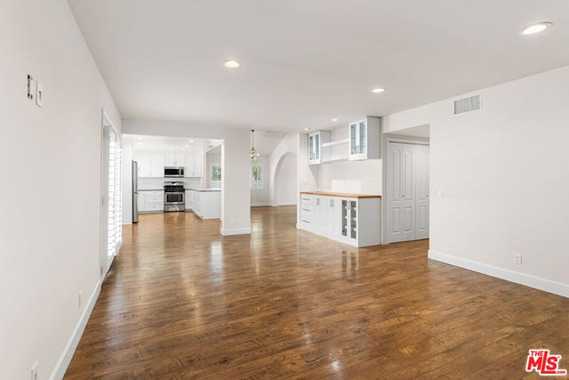 9200 Wystone Avenue, Northridge (los Angeles), CA 91324