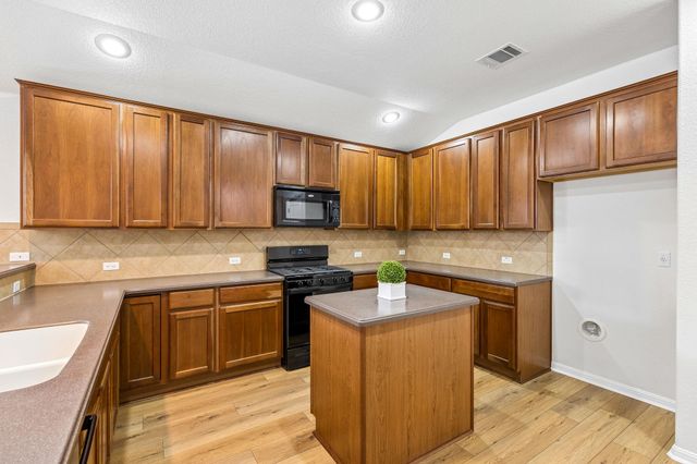 921 Brighton PL, Round Rock, TX 78665