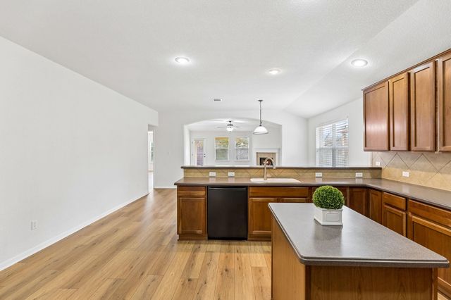 921 Brighton PL, Round Rock, TX 78665