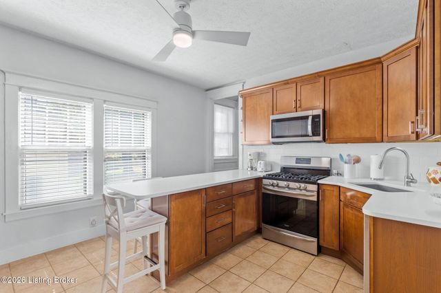 1424 Cardinal Dr, Louisville, KY 40213