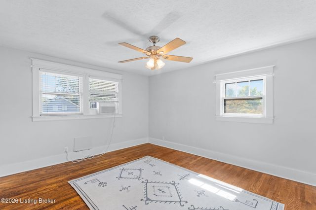 1424 Cardinal Dr, Louisville, KY 40213
