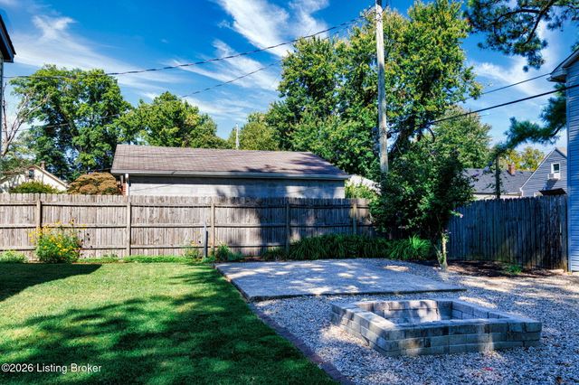 1424 Cardinal Dr, Louisville, KY 40213