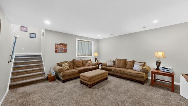 5207 56th Street NW, Rochester, MN 55901