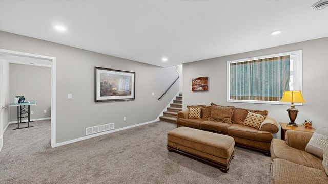 5207 56th Street NW, Rochester, MN 55901