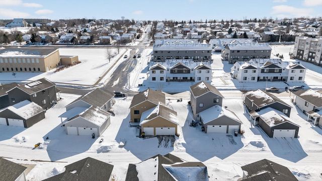 5207 56th Street NW, Rochester, MN 55901