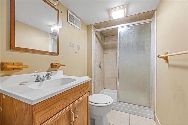 6435 Walrond Avenue, Kansas City, MO 64132