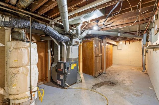 6435 Walrond Avenue, Kansas City, MO 64132