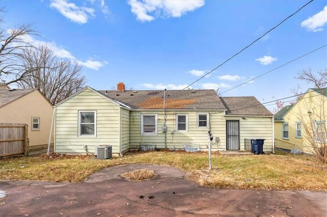 6435 Walrond Avenue, Kansas City, MO 64132