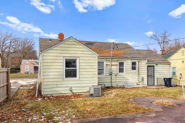 6435 Walrond Avenue, Kansas City, MO 64132