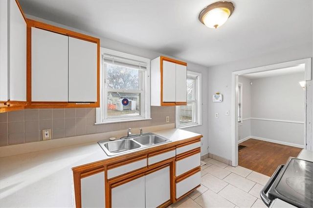 6435 Walrond Avenue, Kansas City, MO 64132