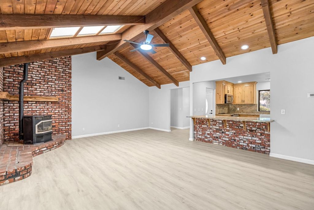 Image 10 of property listing at 10784 Sierra View Street, Madera, CA 93636