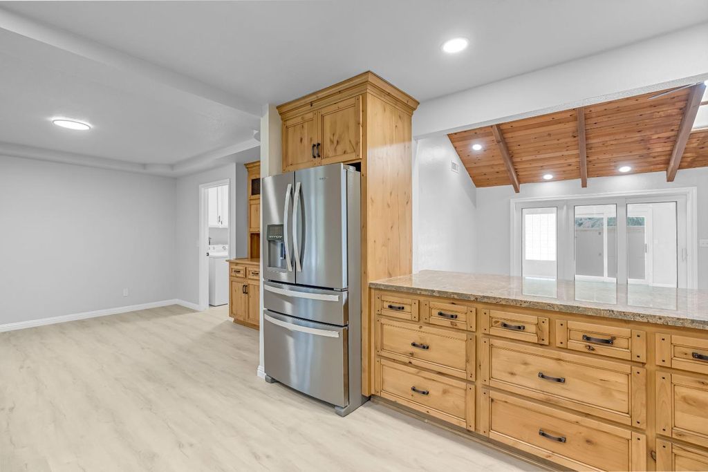 Image 16 of property listing at 10784 Sierra View Street, Madera, CA 93636
