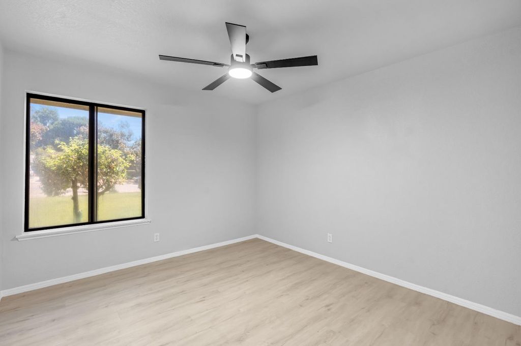 Image 24 of property listing at 10784 Sierra View Street, Madera, CA 93636