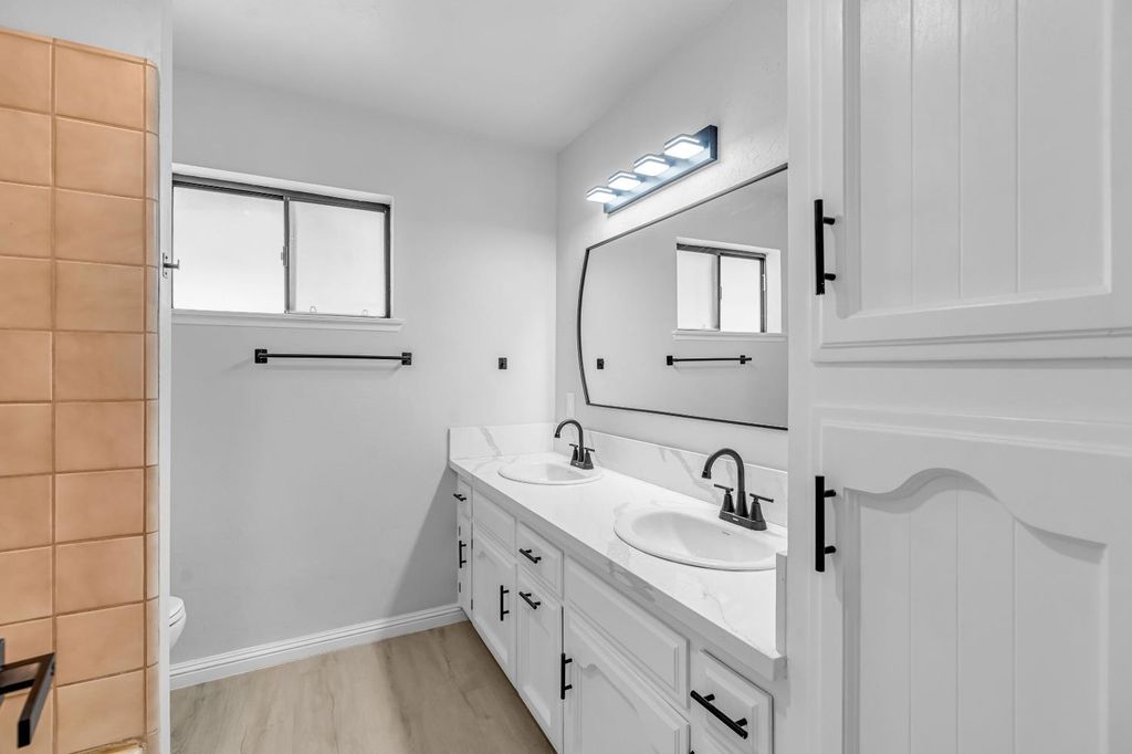 Image 26 of property listing at 10784 Sierra View Street, Madera, CA 93636