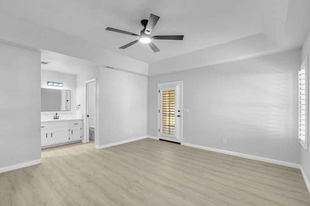 Image 30 of property listing at 10784 Sierra View Street, Madera, CA 93636