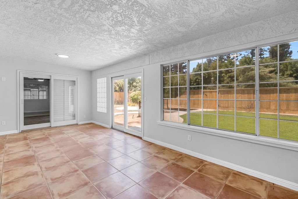 Image 34 of property listing at 10784 Sierra View Street, Madera, CA 93636