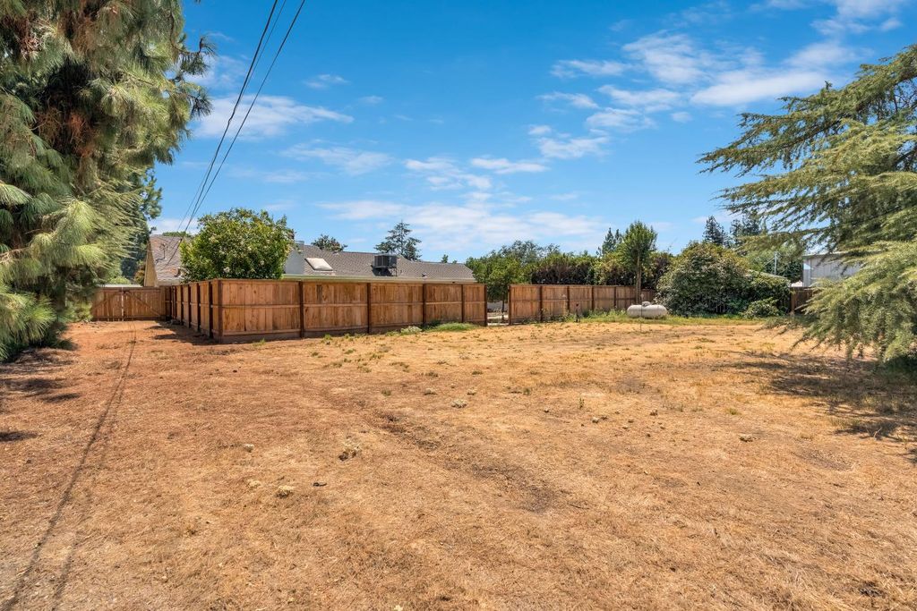 Image 41 of property listing at 10784 Sierra View Street, Madera, CA 93636