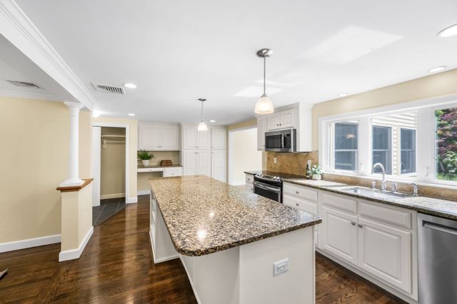 30 Meadow Dr, Sudbury, MA 01776