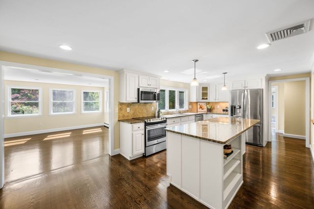 30 Meadow Dr, Sudbury, MA 01776