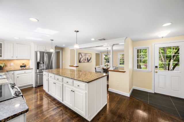 30 Meadow Dr, Sudbury, MA 01776