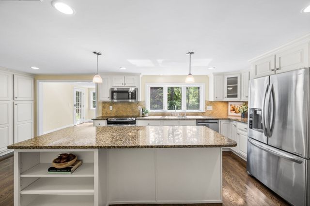 30 Meadow Dr, Sudbury, MA 01776