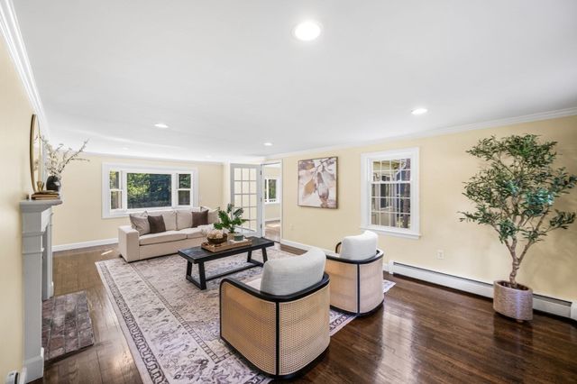 30 Meadow Dr, Sudbury, MA 01776
